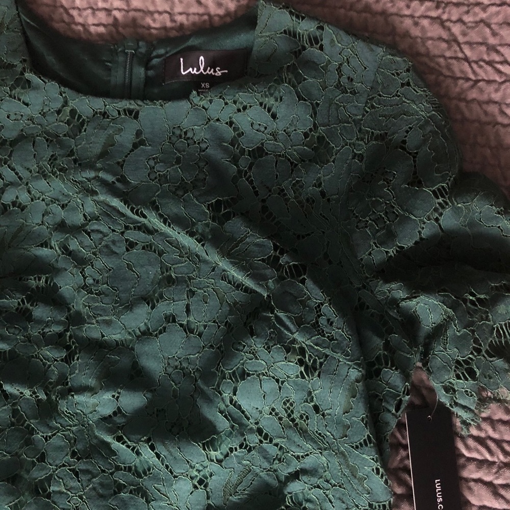 ❌ SOLD ❌ Lulu’s BNWT XS green lace midi dress